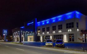 Hotel And Suites le Dauphin Drummondville